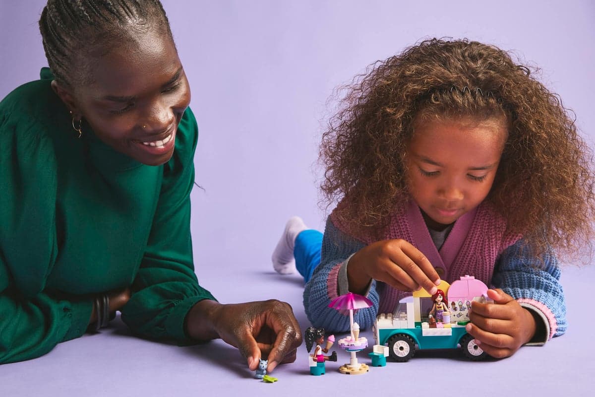 Конструктор "LEGO" Friends Хартлейк-Сіті. Фургон із морозивом №42644 — фото 9