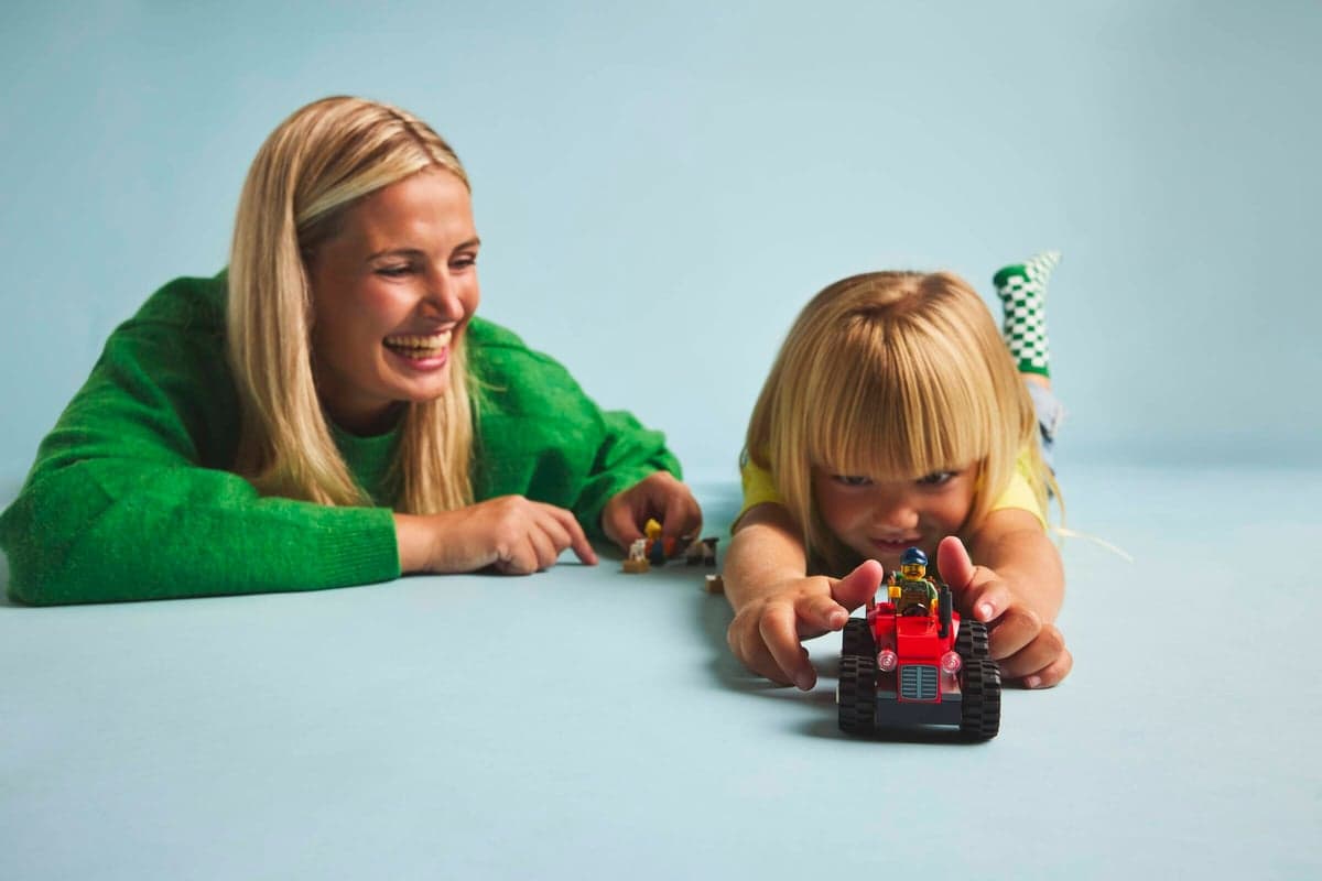 Конструктор "LEGO" City Червоний фермерський трактор із причепом і вівцями №60461 — фото 16