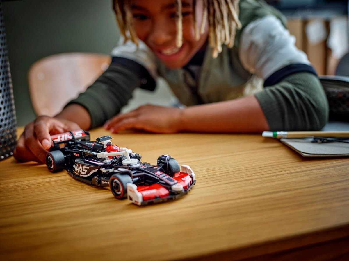 Конструктор "LEGO" Speed Champions MoneyGram Haas F1® Team VF-24 Race Car №L77250 — фото 8