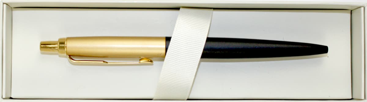 Ручка кульк. "Parker Jotter XL Matt Black&Gold" №13 032 — купити | Канцелярський Сад