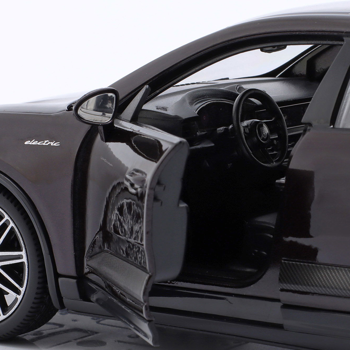 Автомодель "Bburago" Porsche Macan 4 Electric (1:24) чорна №18-21114/КіддіСвіт/(1) — фото 5